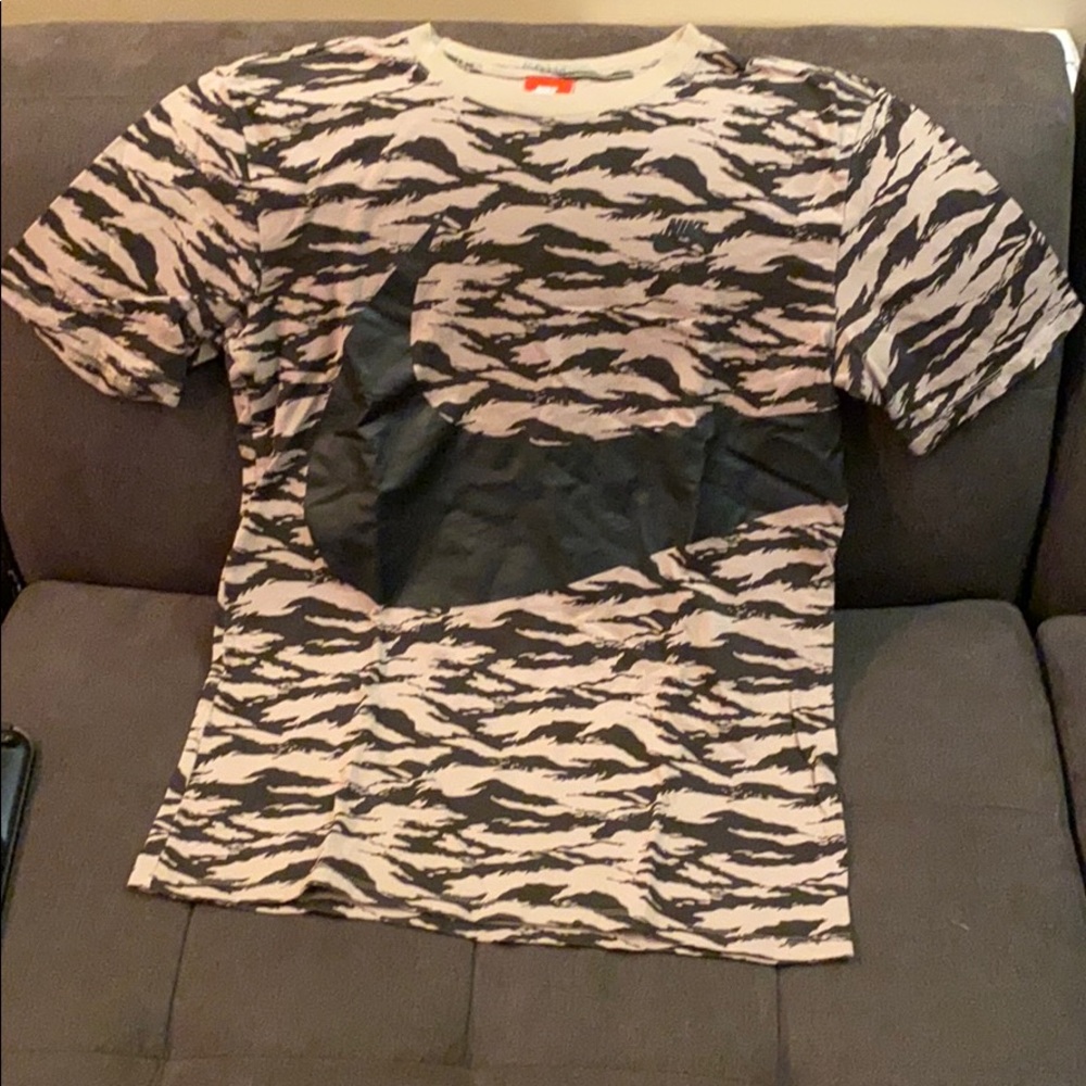 NIKE T-shirt